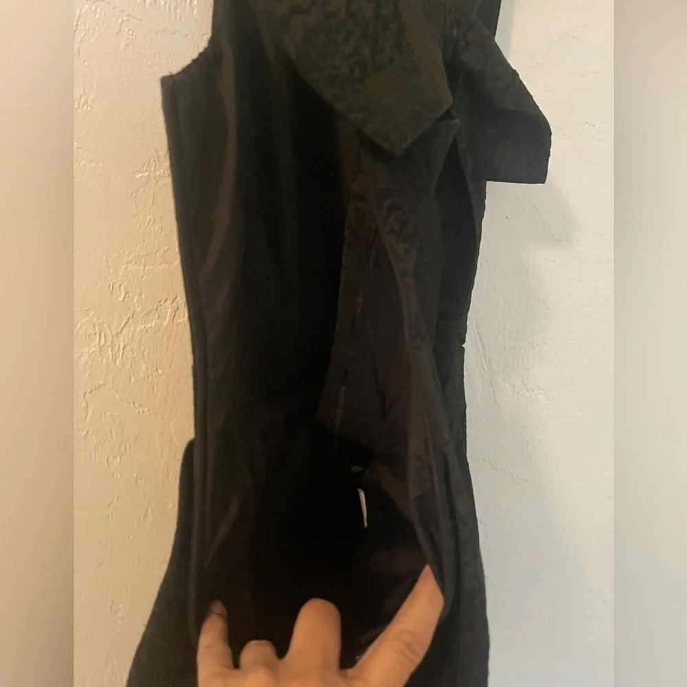 Love Theia Sleeveless Bow-Back Jacquard Mini Black Cocktail Dress Size 4 - Picture 9 of 16